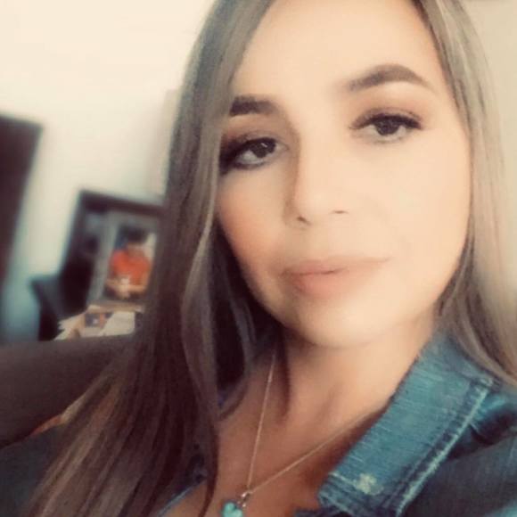 Meet your Posher, Antonia - Picture 1 of 1